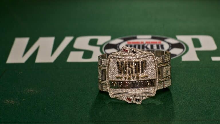Les World Series of Poker fait le don d’un bracelet au REG Charity