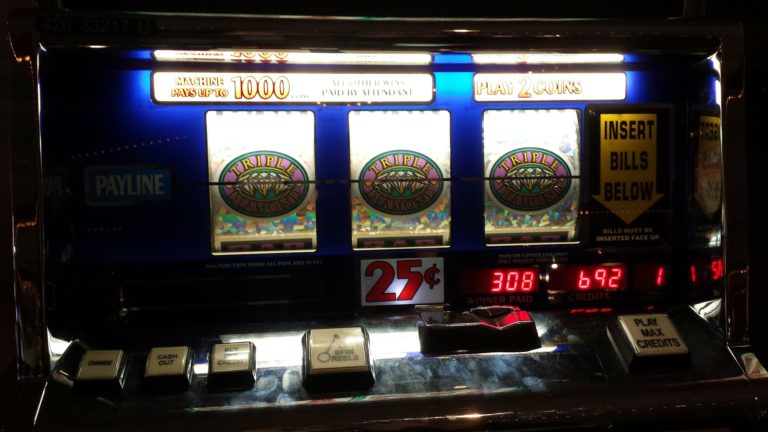 Les joueurs de poker aiment-ils les machines à sous ?