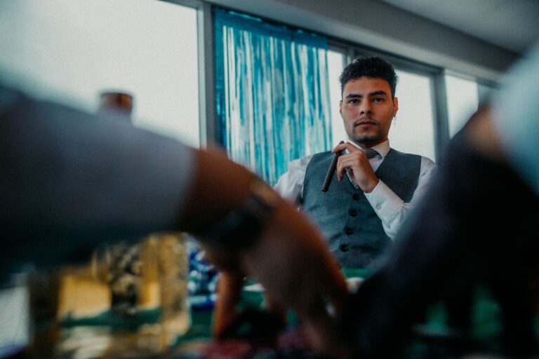 Quels personnages de bandes dessinées sont passionnés de poker ?
